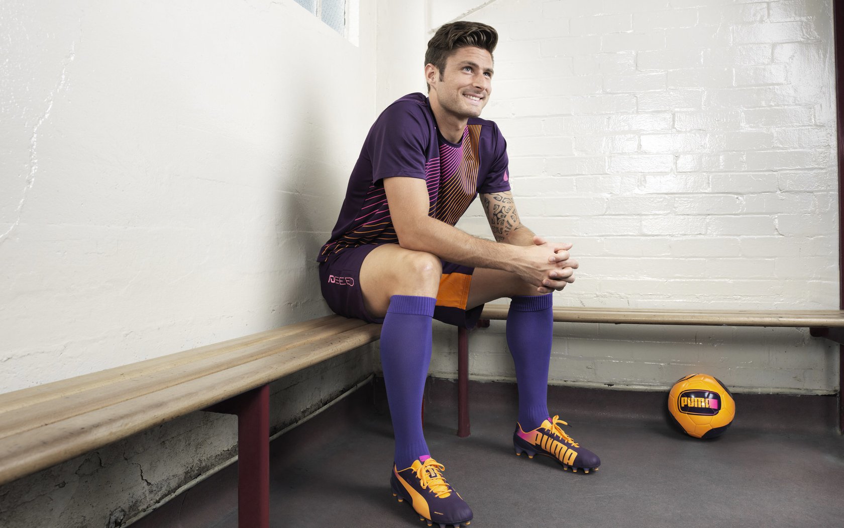 绝杀与扛鼎，绿茵场与乒乓台的双重奏